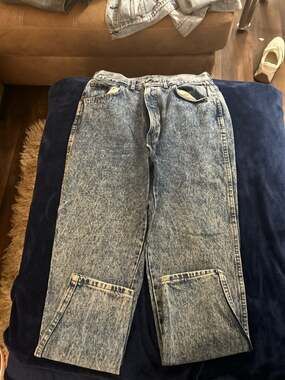 Vintage Chic High-Waisted Acid Wash Mom Jeans size 16 fits like 14